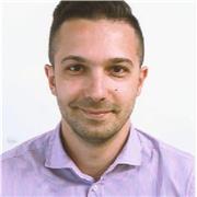 Docente di matematica impartisce lezioni di Matematica e Fisica